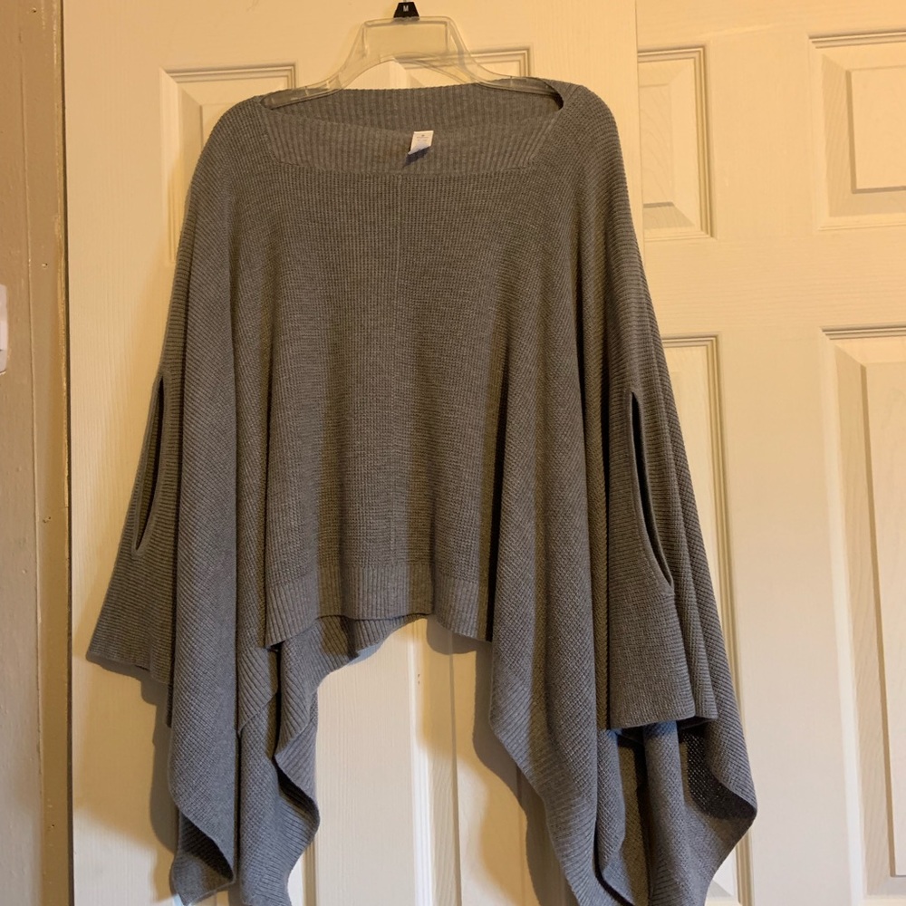 Never worn lulu
